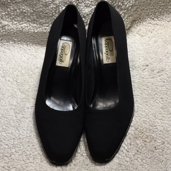 Pappagallo Faille Fabric & Patent Leather Pump - Picture 2 of 7